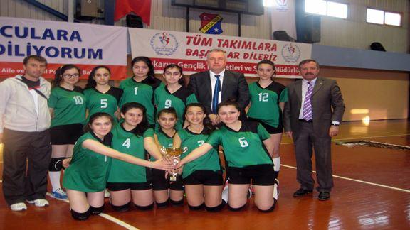 Yeşiltepe Ortaokulu Kız Voleybol Takımı İl İkincisi Oldu!