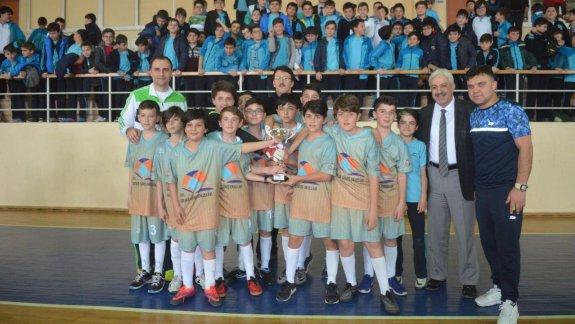 Özel Erenler Güneş Ortaokulu Küçükler Futsalda Sakarya Şampiyonu 