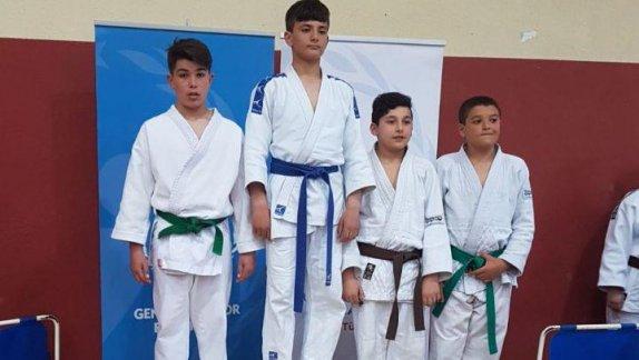 Hacı Mehmet Akkoç Ortaokulu Öğrencilerinden Judoda Büyük Başarı
