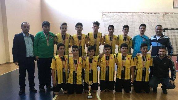 Hacı Mehmet Akkoç Ortaokulu Hentbol Takımları İl İkincisi Oldular
