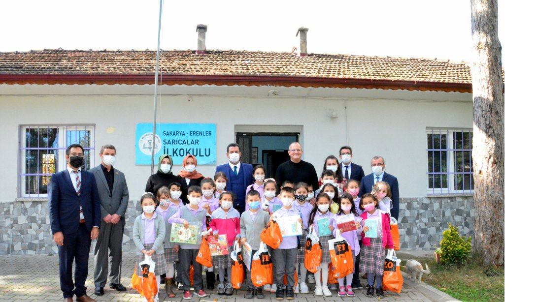 İl Millî Eğitim Müdürümüz Ebubekir Sıddık Savaşçı, FLO Genel Müdürü Tahir Bayraksoy ile birlikte Sarıcalar İlkokulunu ziyaret etti.